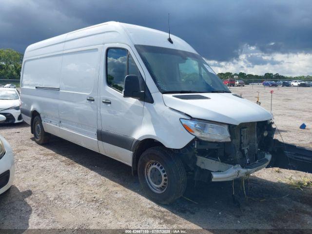  Salvage Mercedes-Benz Sprinter 2500