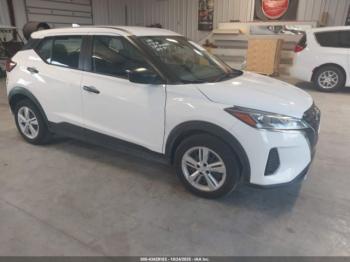  Salvage Nissan Kicks
