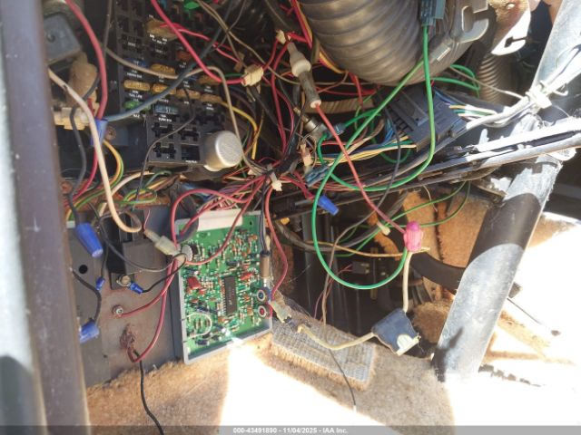 Chevrolet P30 Motor Home Image 12