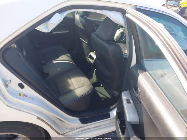 Toyota Camry Se Image 9