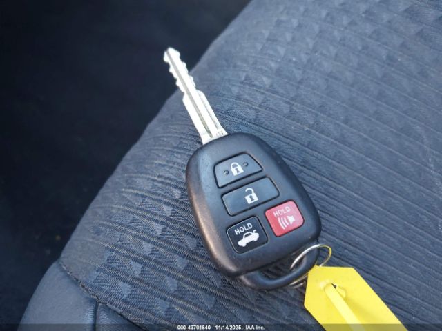 Toyota Camry Se Image 13