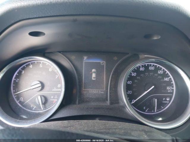 Toyota Camry Le Image 5