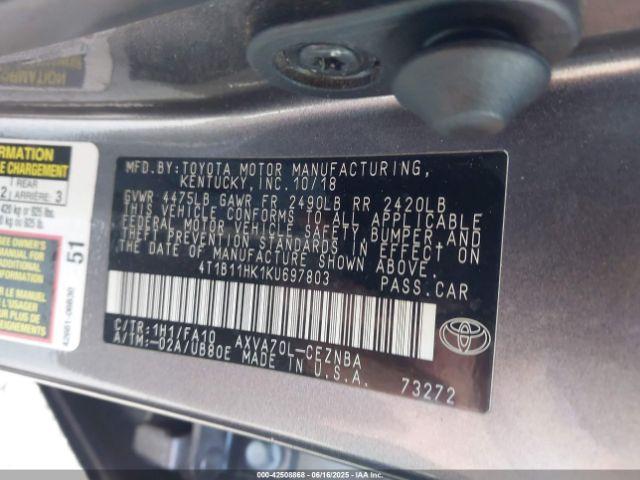 Toyota Camry Le Image 9