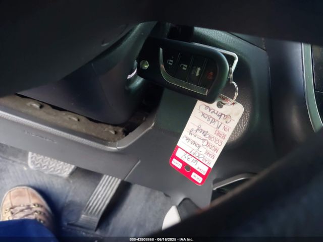 Toyota Camry Le Image 13