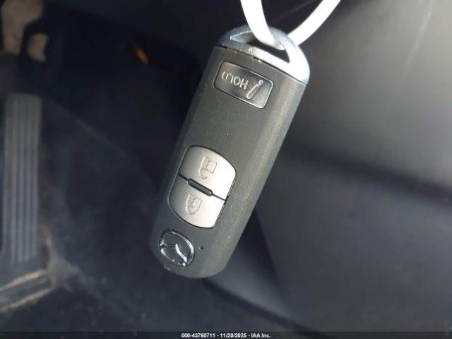 Mazda Mazda3 Touring Image 2