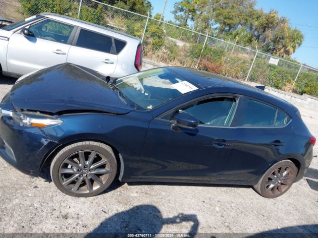 Mazda Mazda3 Touring Image 10