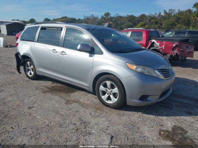  Salvage Toyota Sienna