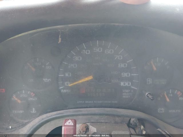 Chevrolet Express Image 2