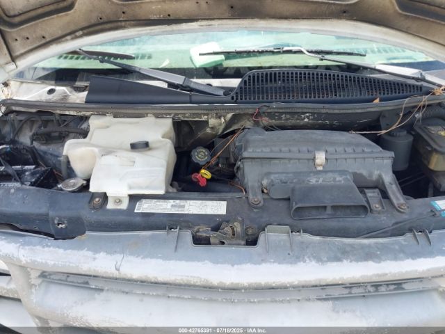 Chevrolet Express Image 12