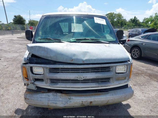 Chevrolet Express Image 11