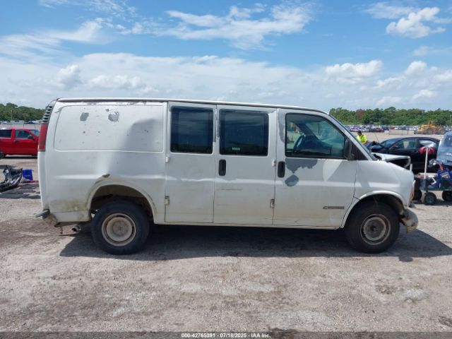 Chevrolet Express Image 4