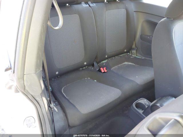 Volkswagen Beetle 1.8t S Image 14