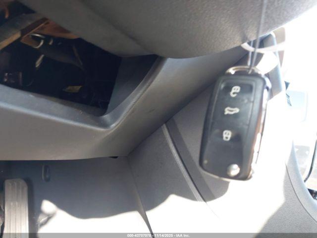 Volkswagen Beetle 1.8t S Image 5