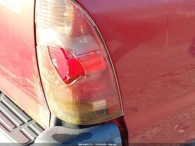 Toyota Tacoma Image 11