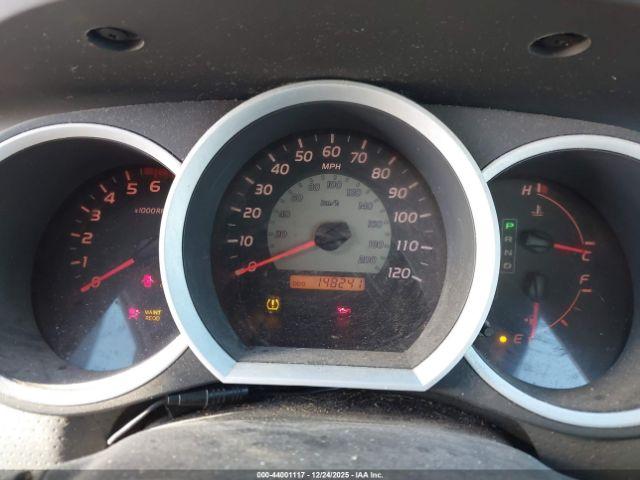 Toyota Tacoma Image 4