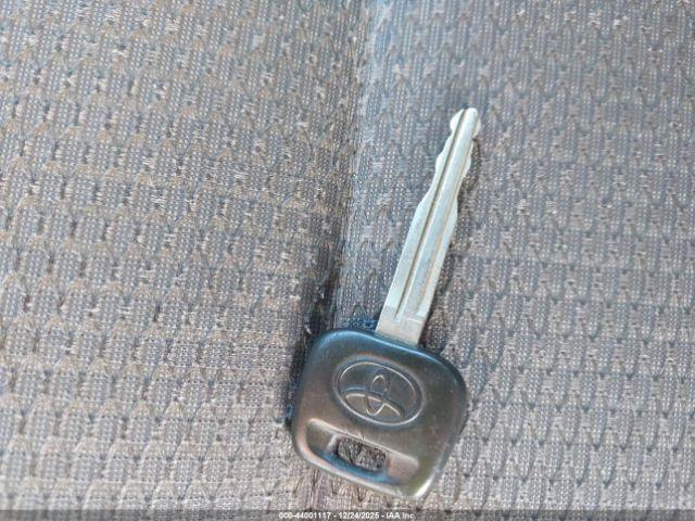 Toyota Tacoma Image 8