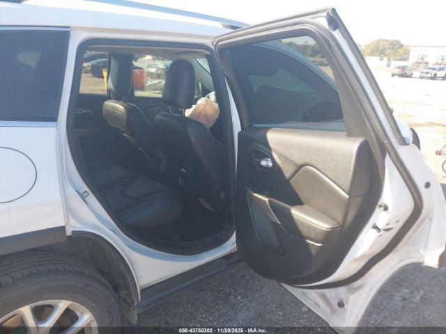 Jeep Cherokee Latitude Fwd Image 6