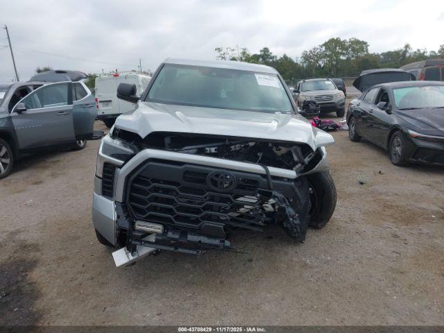 Toyota Tundra Sr5 Image 9