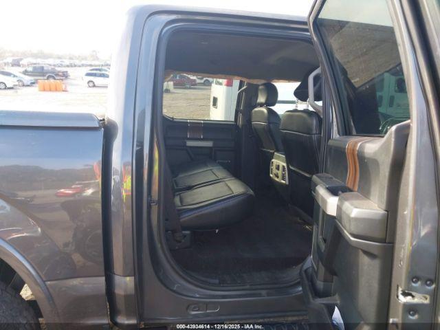 Ford F-150 Lariat Image 5