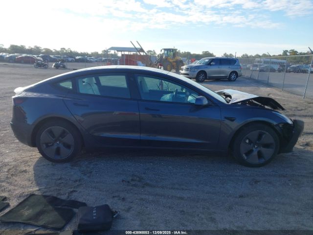 Tesla Model 3 Standard Range Plus Rear-wheel Drive Image 15