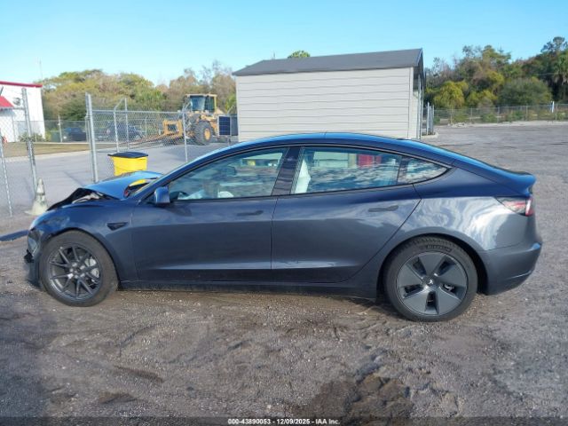 Tesla Model 3 Standard Range Plus Rear-wheel Drive Image 16