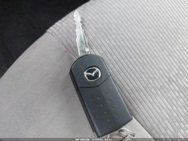 Mazda Mazda5 Sport Image 8