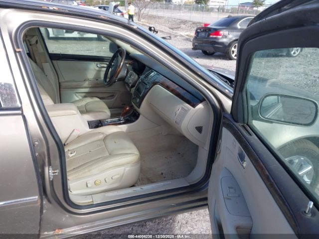 Cadillac DTS Premium Collection Image 7