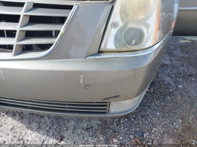 Cadillac DTS Premium Collection Image 4