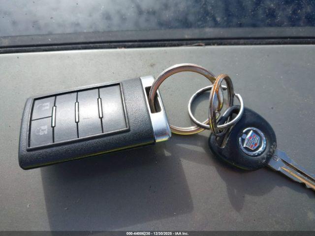 Cadillac DTS Premium Collection Image 2