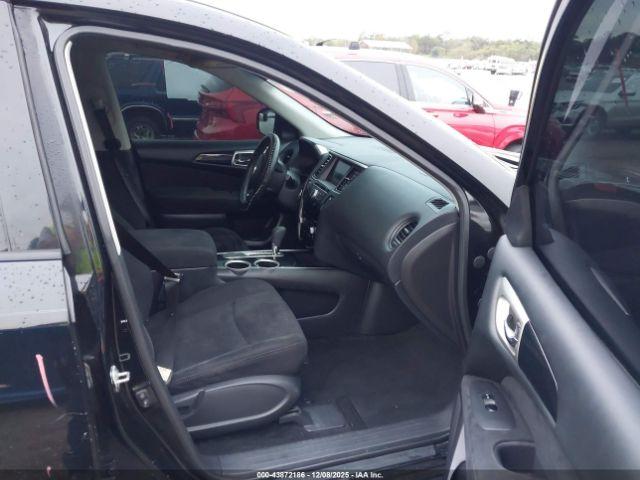 Nissan Pathfinder S Image 7