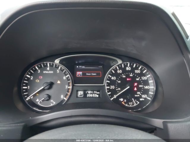 Nissan Pathfinder S Image 9