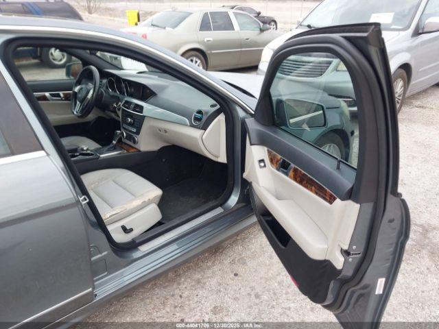 Mercedes-Benz C-Class Sport Image 4