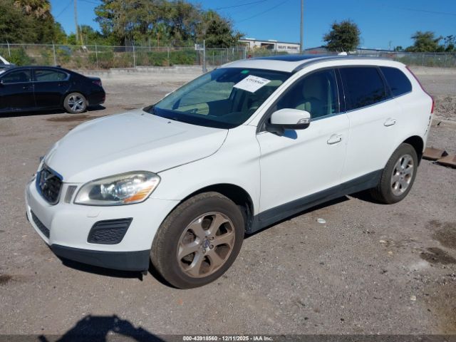 Volvo XC60 3.2 Platinum Image 2
