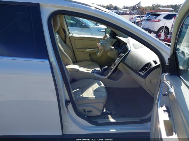 Volvo XC60 3.2 Platinum Image 4