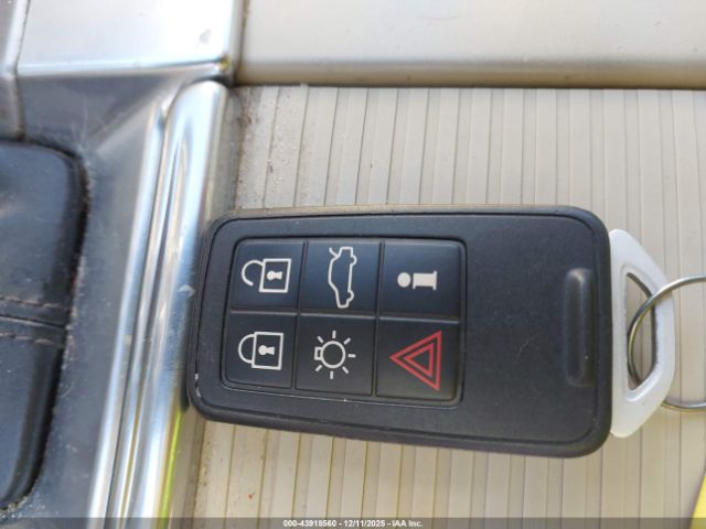 Volvo XC60 3.2 Platinum Image 11