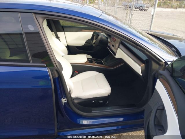 Tesla Model S Long Range Dual Motor All-wheel Drive Image 3