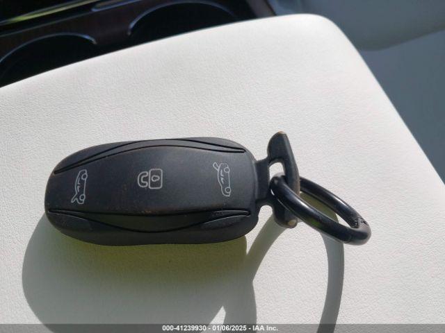 Tesla Model S Long Range Dual Motor All-wheel Drive Image 13