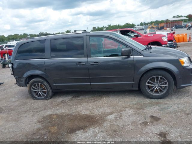 Dodge Grand Caravan Sxt Image 16
