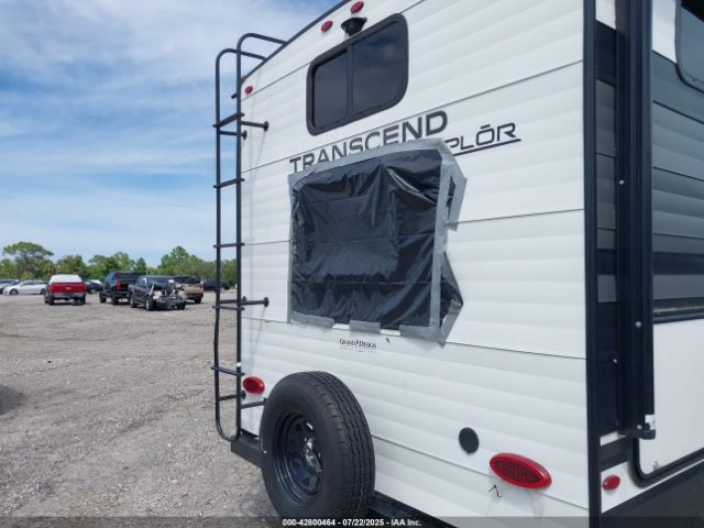 Grand Design Transcend Travel Trailer Image 8
