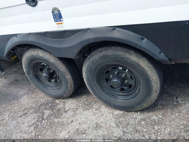 Grand Design Transcend Travel Trailer Image 5