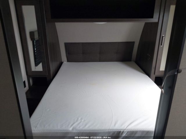 Grand Design Transcend Travel Trailer Image 15