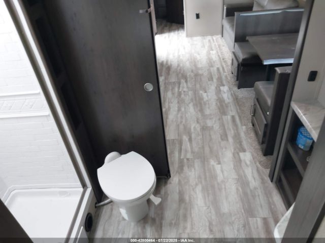 Grand Design Transcend Travel Trailer Image 6