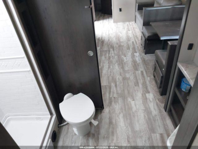 Grand Design Transcend Travel Trailer Image 6