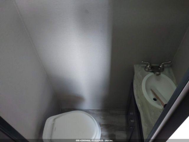 Grand Design Transcend Travel Trailer Image 11