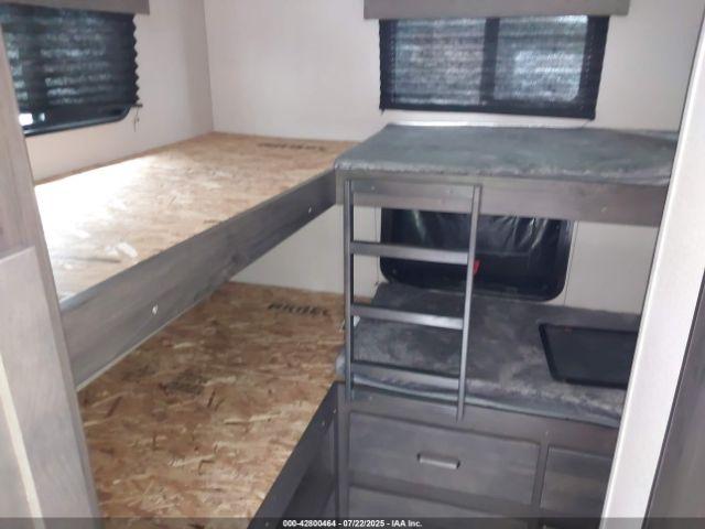 Grand Design Transcend Travel Trailer Image 10