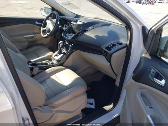 Ford Escape Titanium Image 4