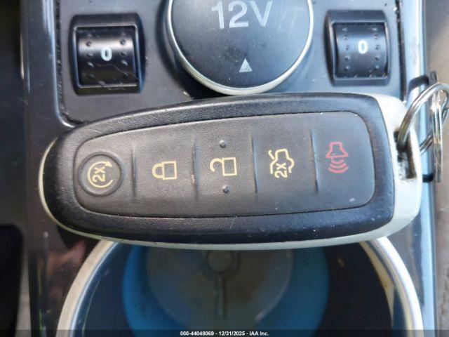 Ford Escape Titanium Image 10