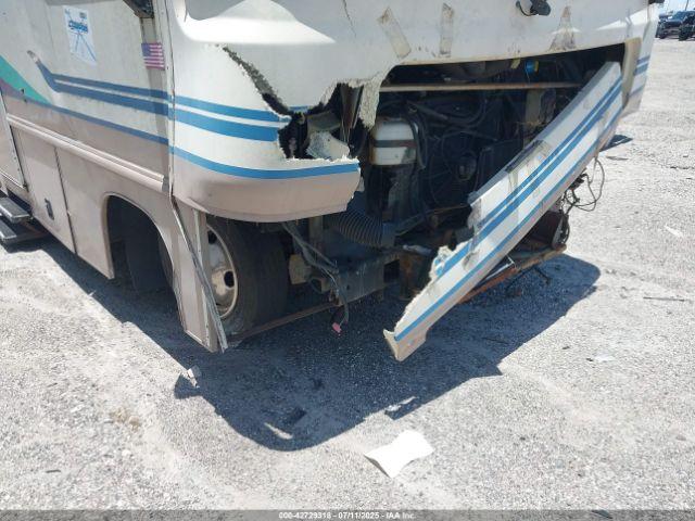 Chevrolet P30 Motor Home Image 3