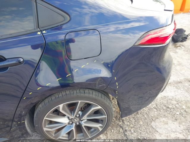 Toyota Corolla Se Image 13