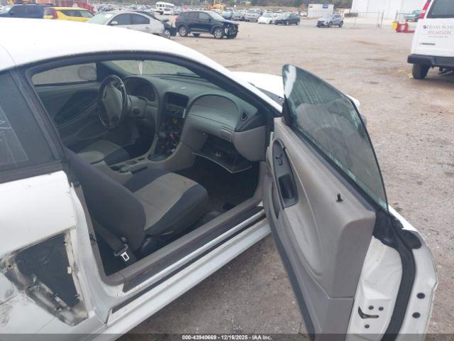 Ford Mustang Image 10